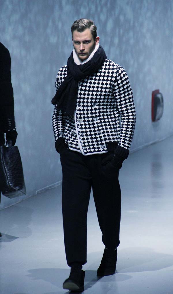 Corneliani-Men-s-Collection-Fall-Winter-2012chunky-scarves, black