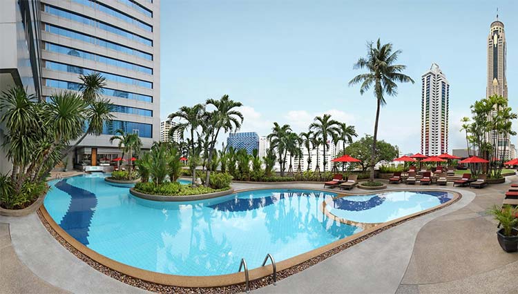 Amari Watergate Bangkok Hotel men style fashion review swimming pool