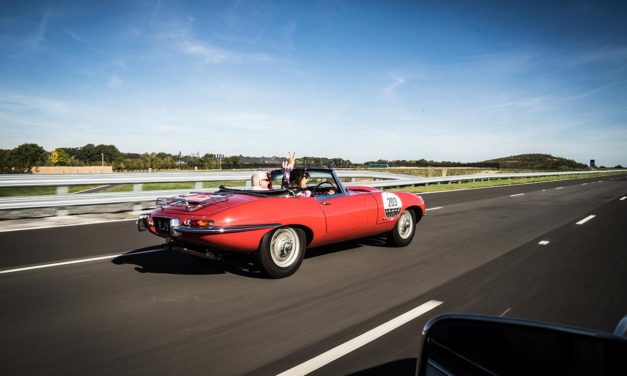 Jaguar UK – The Jaguar Classic Track Experience