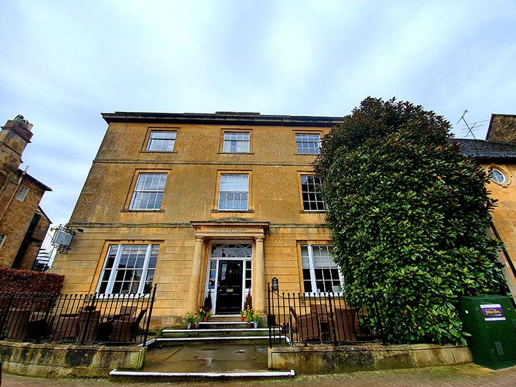 Chipping Campden Cotswold House Hotel Grade II listed Regency town house menstylefashion 2020 (22)