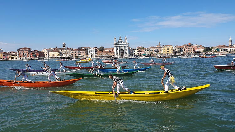 Festa del Redentore – Venice’s Beautiful Gondola Race