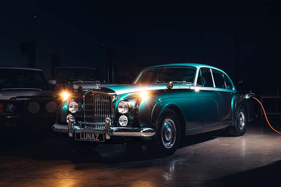 Lunaz – World’s First Electric Classic Bentley Expanded UK EV Manaufacturing
