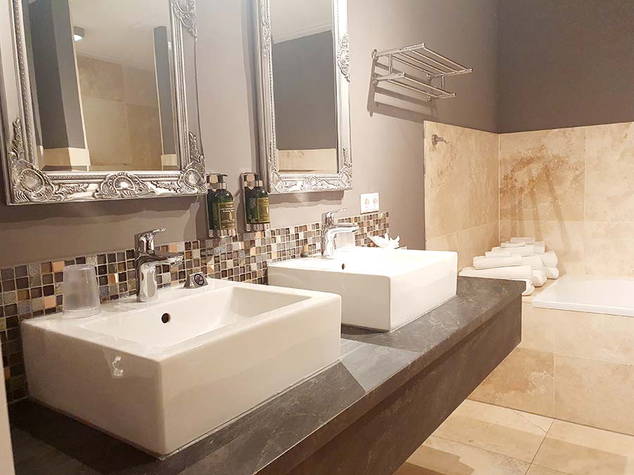 bathroom Luxury-Suites-Amsterdam.