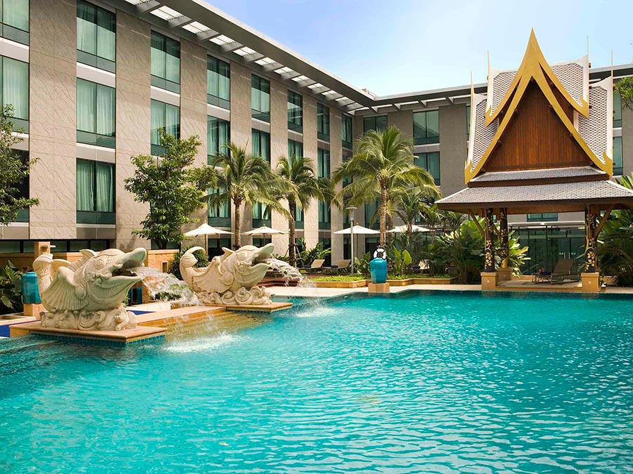 Pool area Novotel Bangkok airport